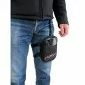 BAGSTER mini sacoche D-LINE GRIP moto scooter à porter sur avant-bras cuisse guidon - XAC400