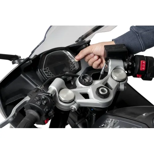 PUIG protection compteur TRIUMPH DAYTONA 660 / TIGER SPORT 660 / 800 / 2022 2025 - 22106